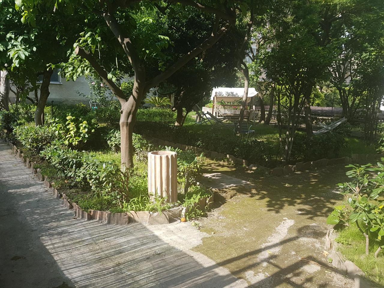 ナポリ Il Giardino Di Vico Neve Bed & Breakfast エクステリア 写真