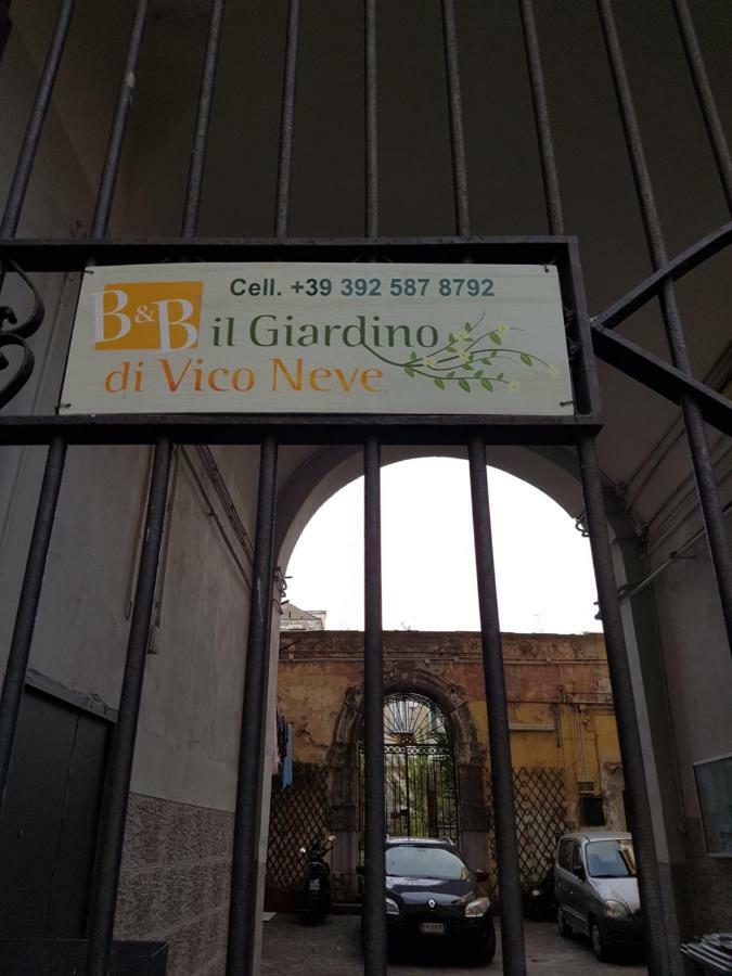 ナポリ Il Giardino Di Vico Neve Bed & Breakfast エクステリア 写真